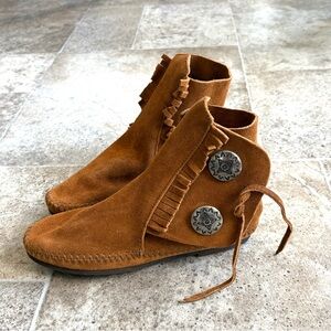 Brand new. Minnetonka Suede Fringe Boots - Tan
